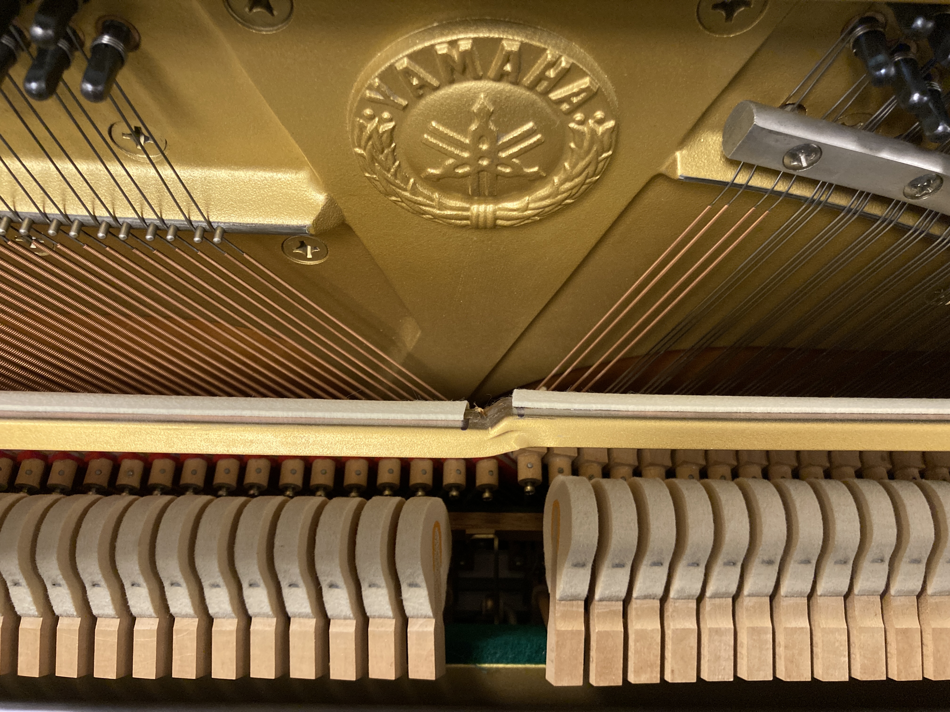 Klavier U1A (121 cm)