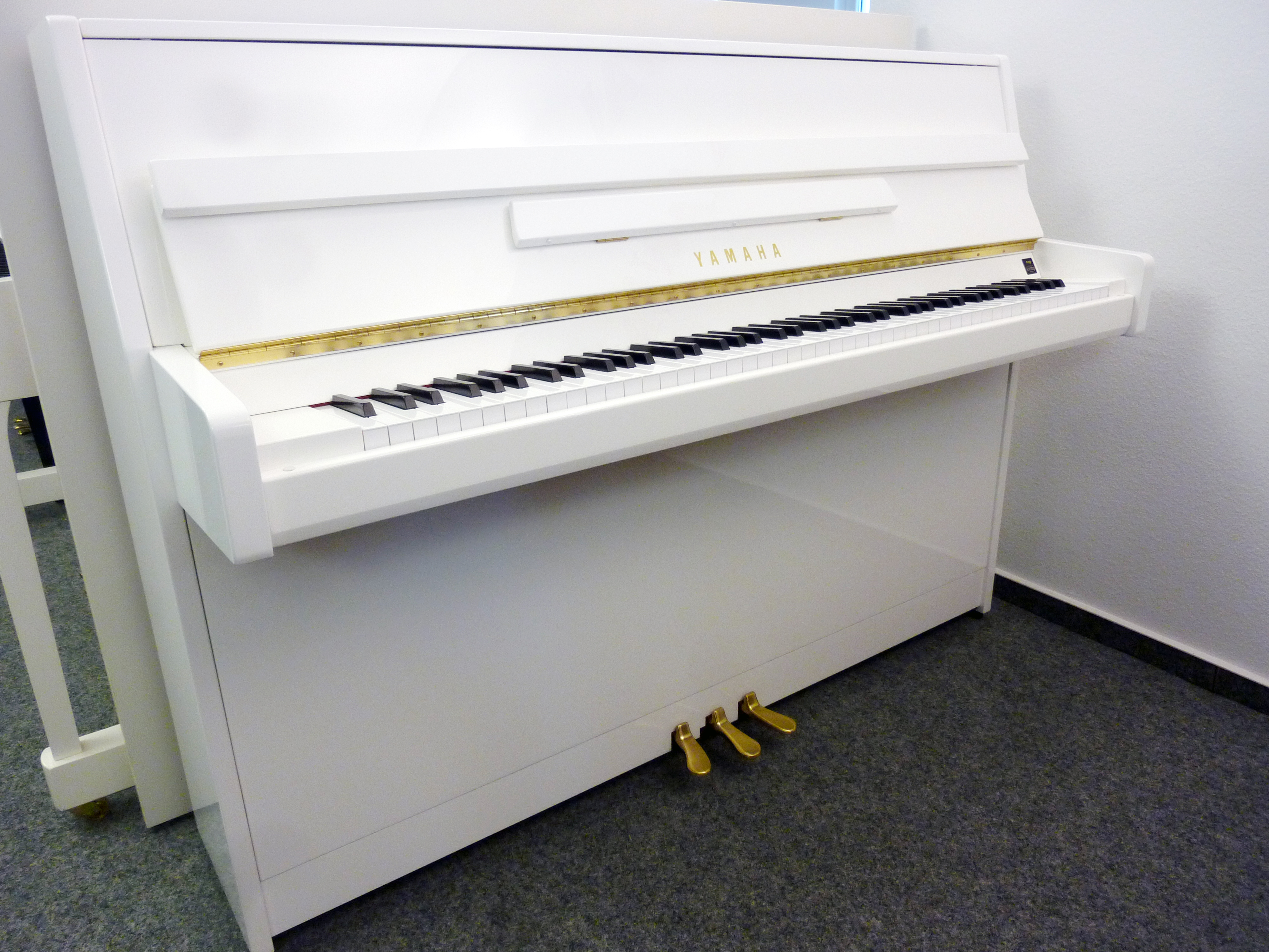 Klavier b1 (109 cm)
