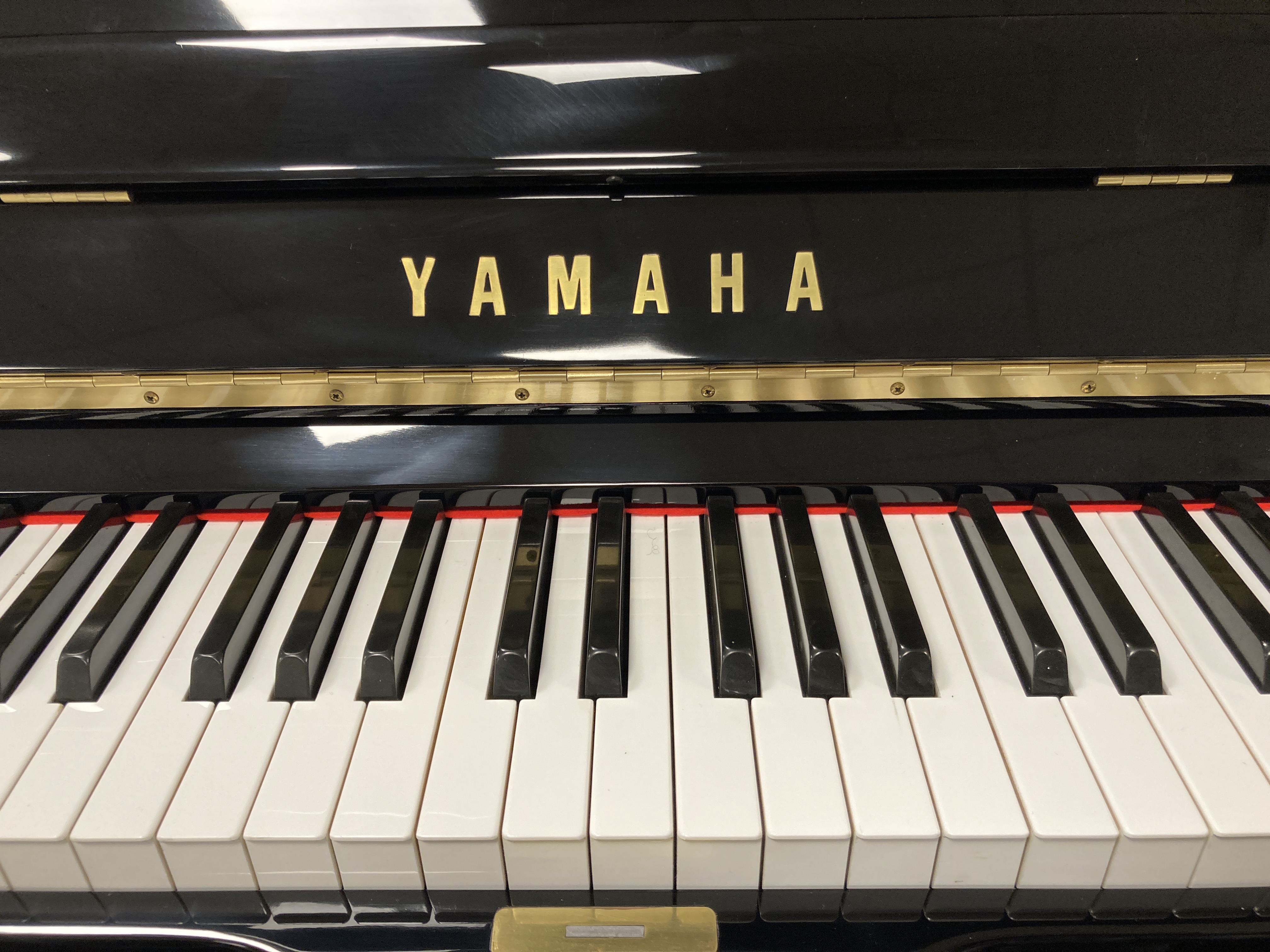 Klavier U1A (121 cm)