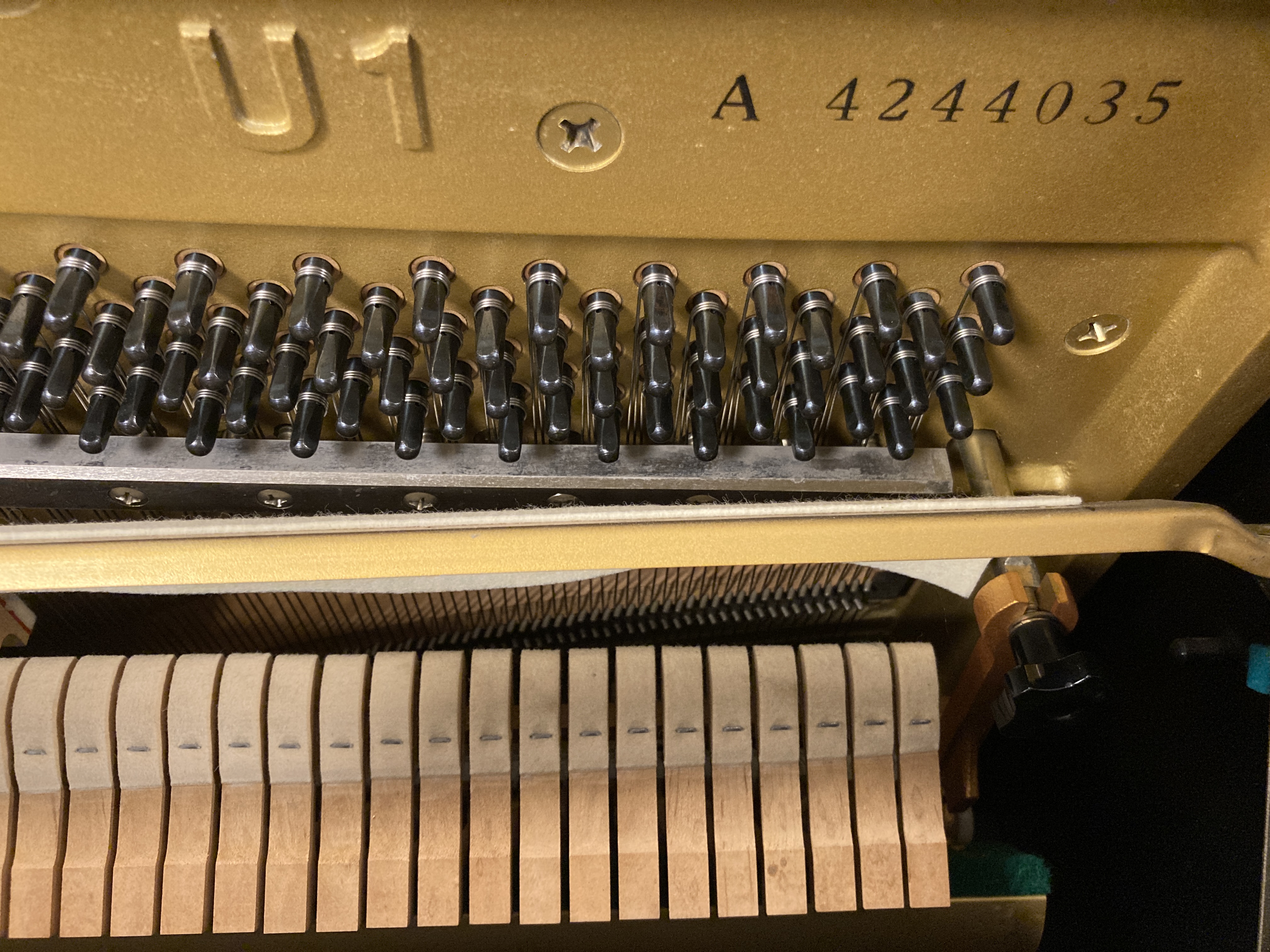 Klavier U1A (121 cm)