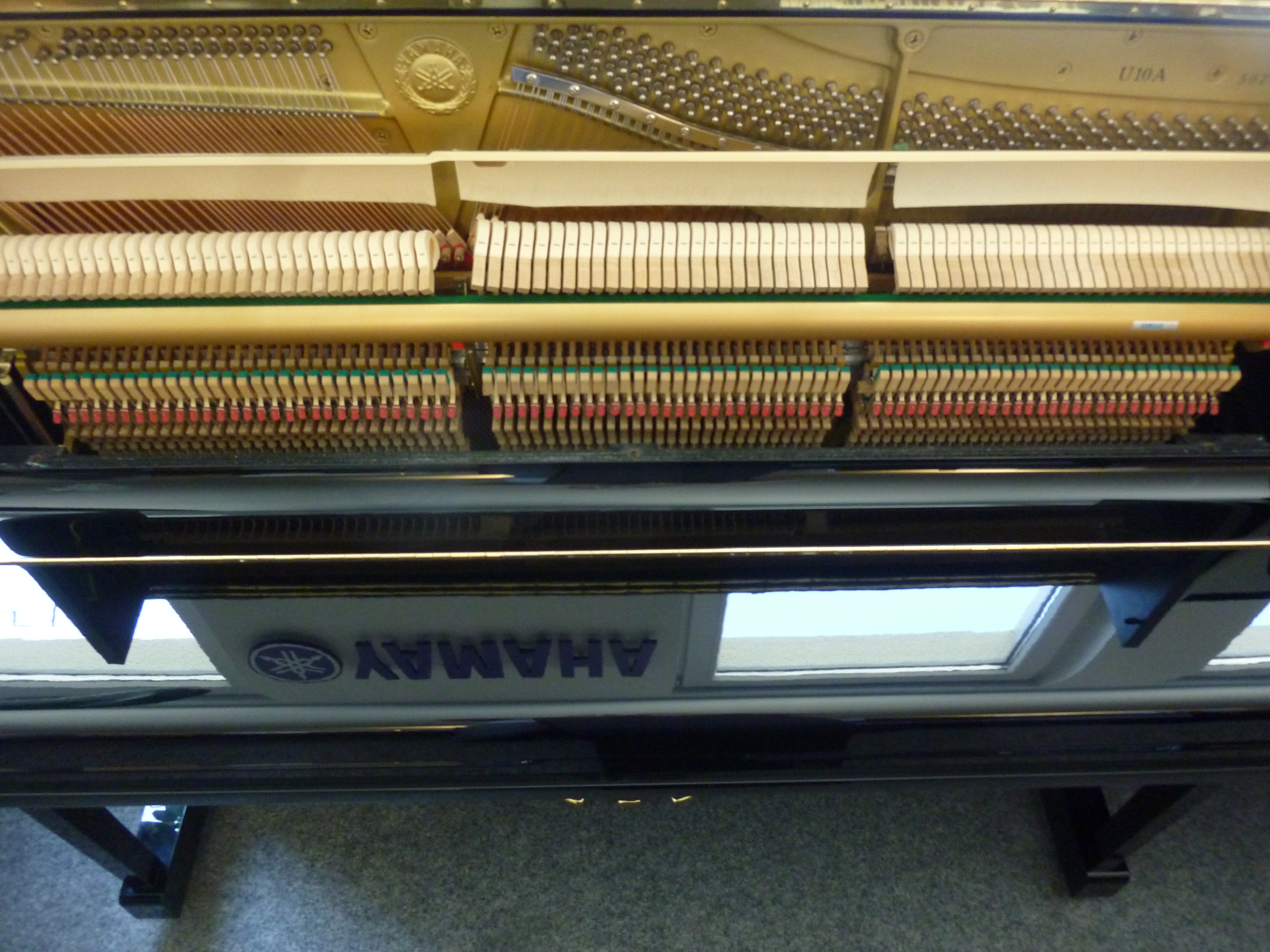Klavier U10A (121 cm)