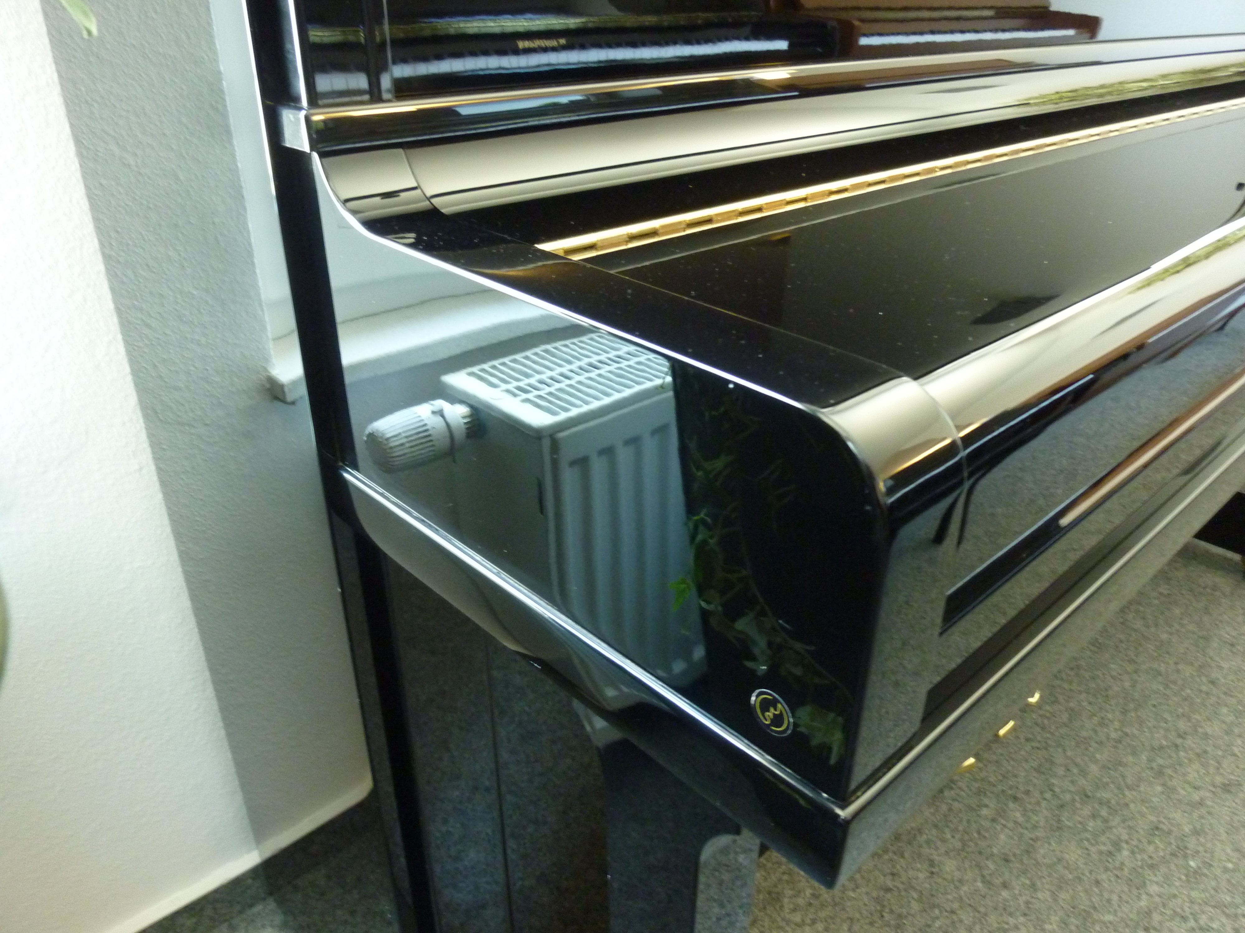Klavier U10A (121 cm)
