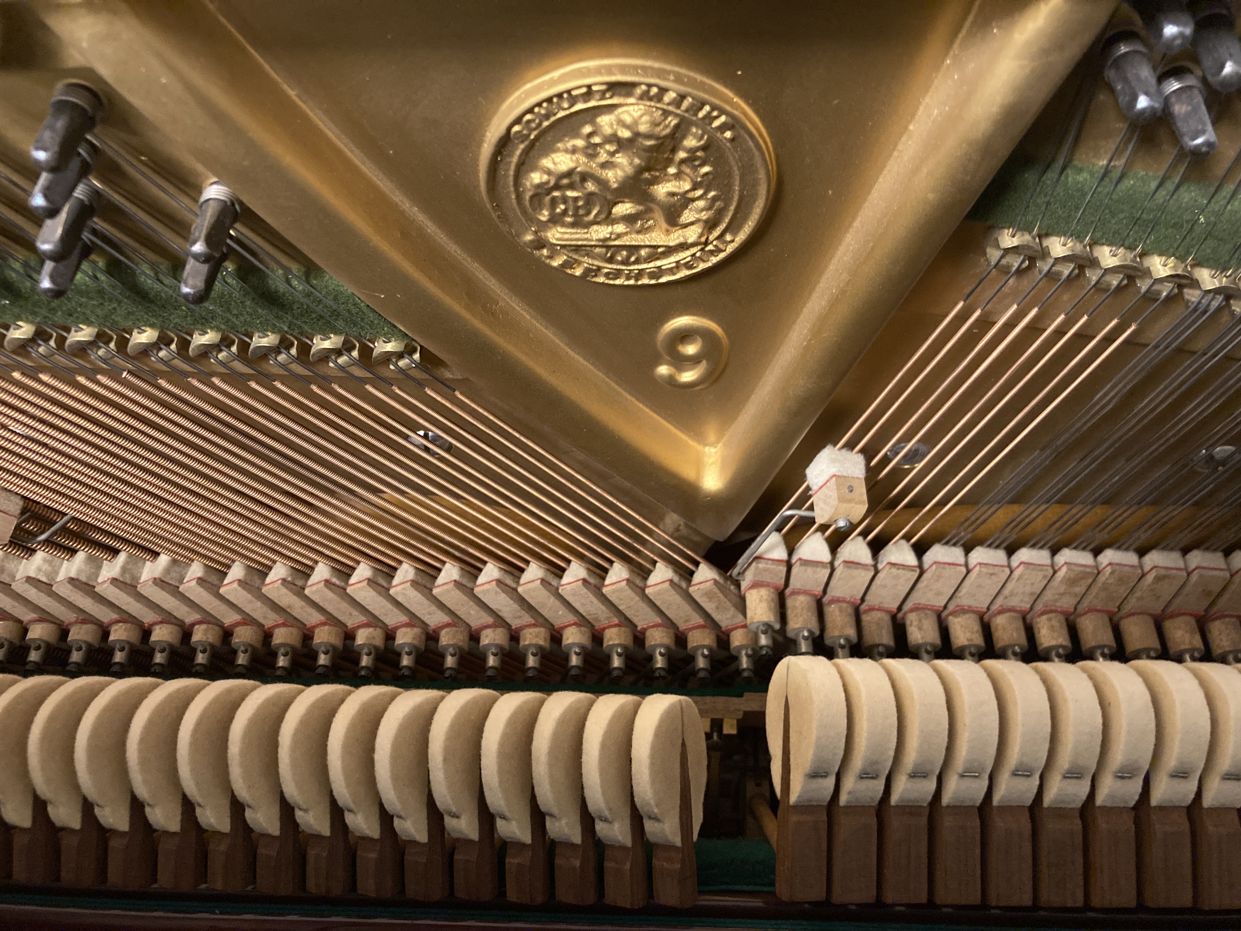 Klavier 9 (124 cm)